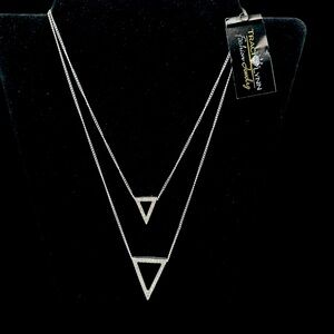 TRACI LYNN FASHION JEWELRY On Point Double Triangle Pendant Necklace 🤩